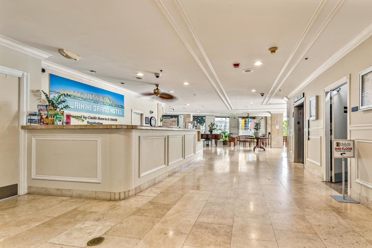 Picturesque With Private Balcony In Waikiki!