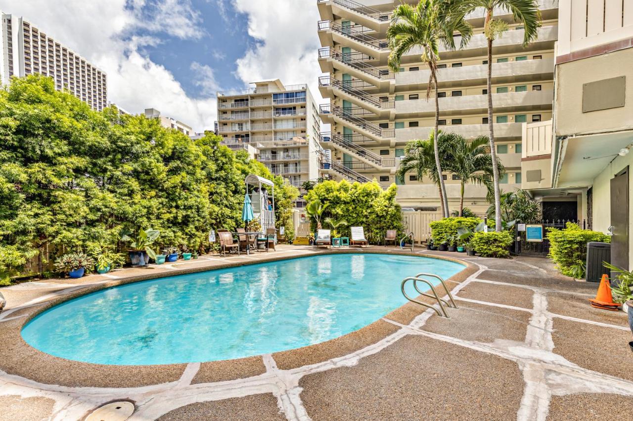 Apartment Picturesque With Private Balcony In Waikiki! *