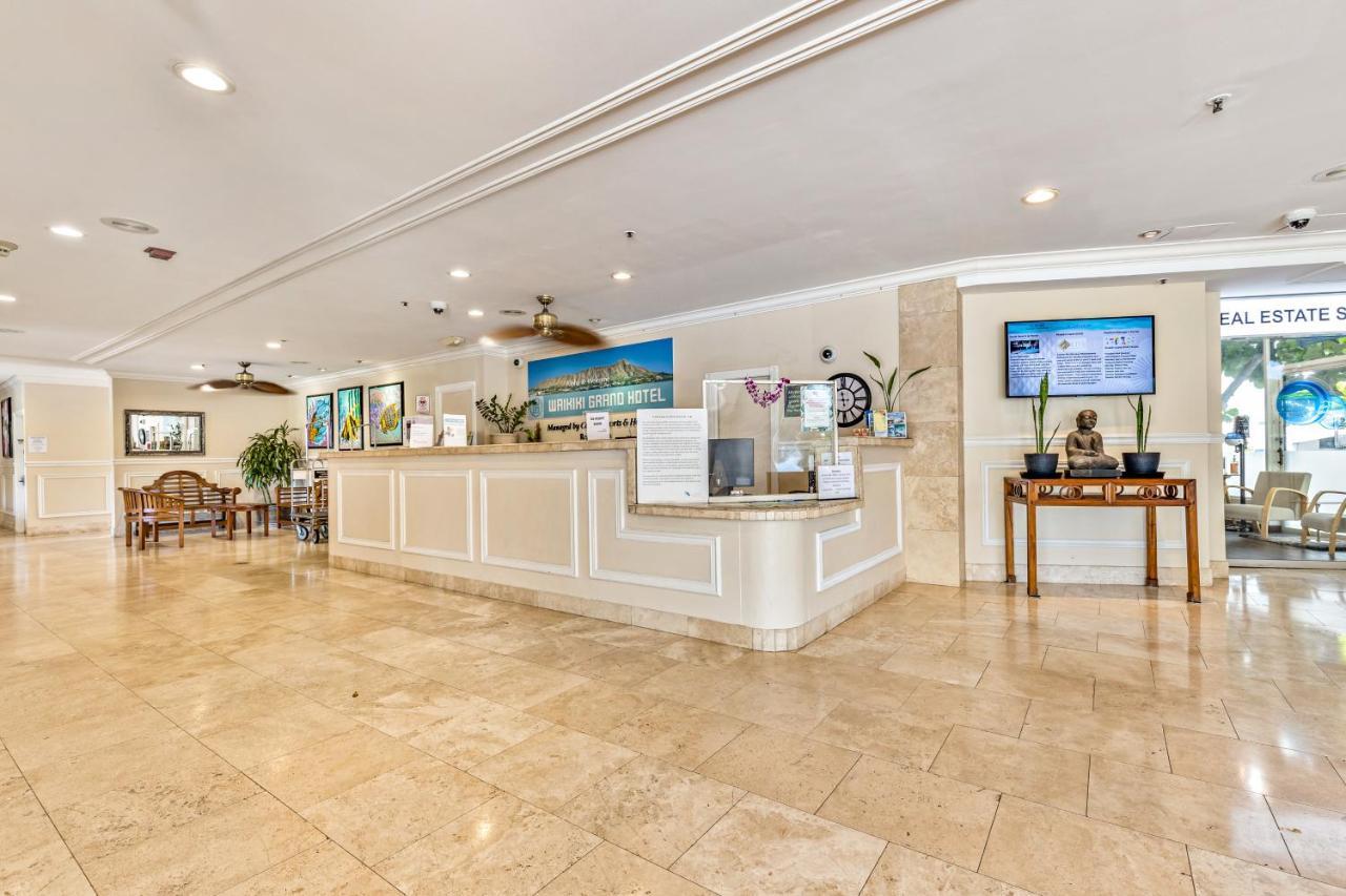 Picturesque With Private Balcony In Waikiki! Honolulu