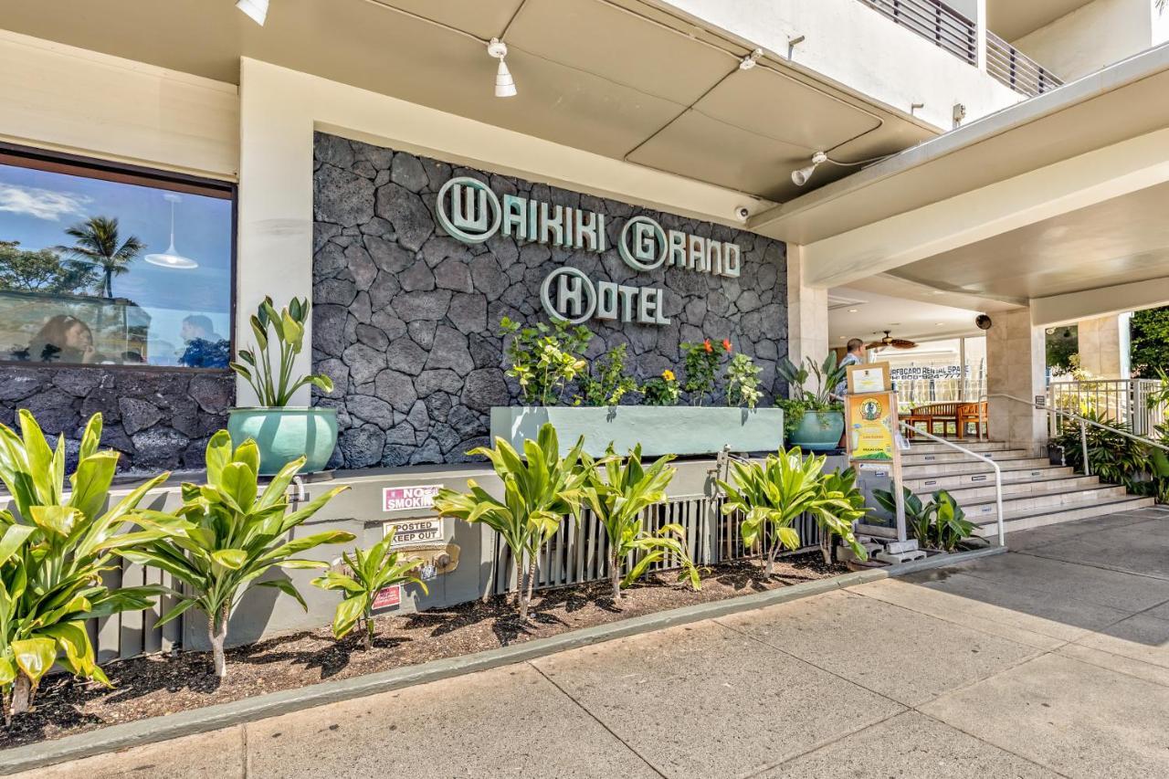 Picturesque With Private Balcony In Waikiki! Apartment